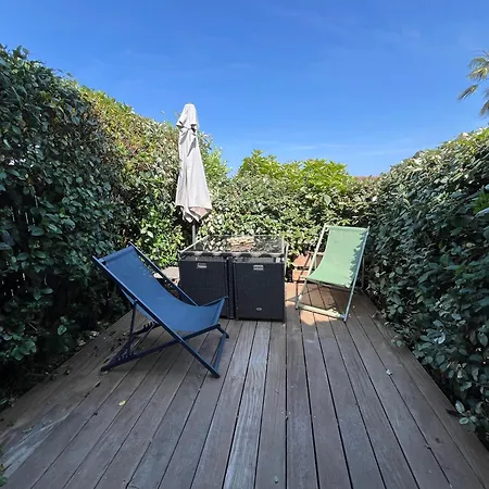 펜션 Petite Maison Dans Avec Piscine