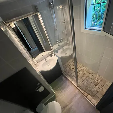 Petite Maison Dans Résidence Avec Piscine *